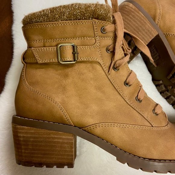 American Eagle‎ Chunky Heel Ankle Boots Lace Up Sweater Top, size 9 - Picture 7 of 13